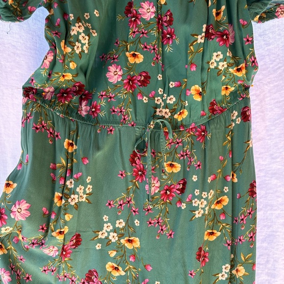 100% Rayon wide leg jumpsuit - Picture 2 of 8